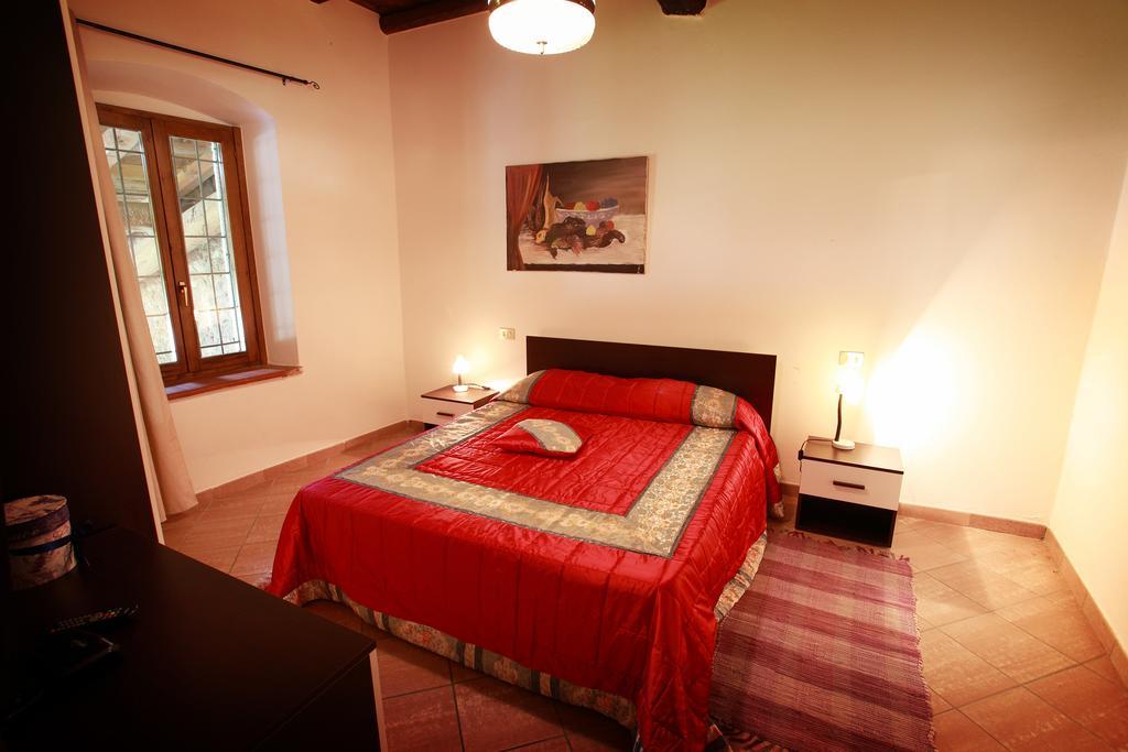 Agriturismo Licensi Del Bresa Villa Monzambano Ruang foto