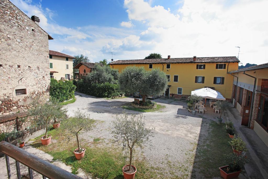 Agriturismo Licensi Del Bresa Villa Monzambano Bagian luar foto