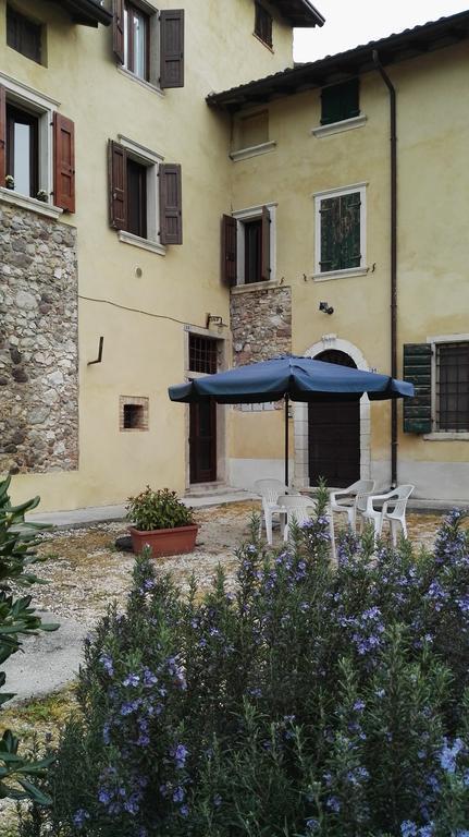 Agriturismo Licensi Del Bresa Villa Monzambano Bagian luar foto